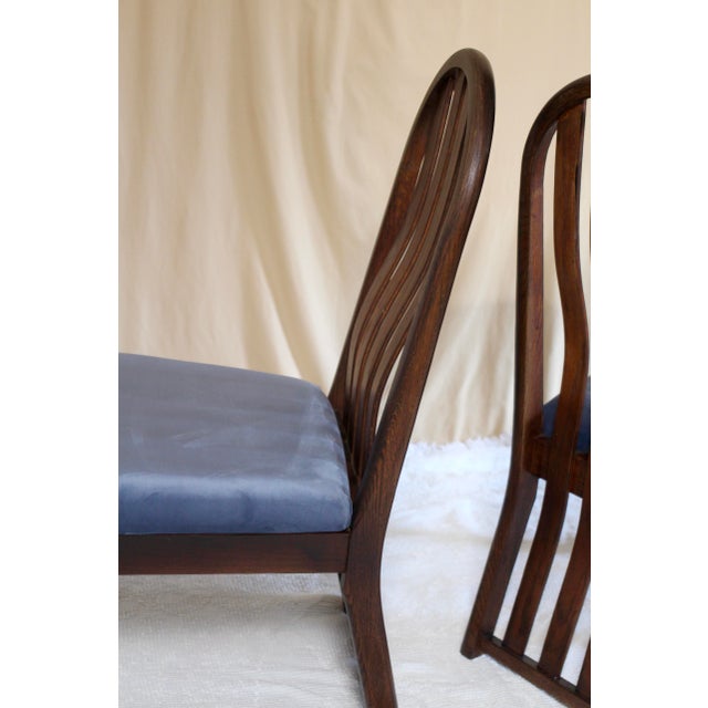 1980s Set of 4 Oak Arched Dining Chairs With Blue Velvet Upholstered Seats For Sale - Image 5 of 16
