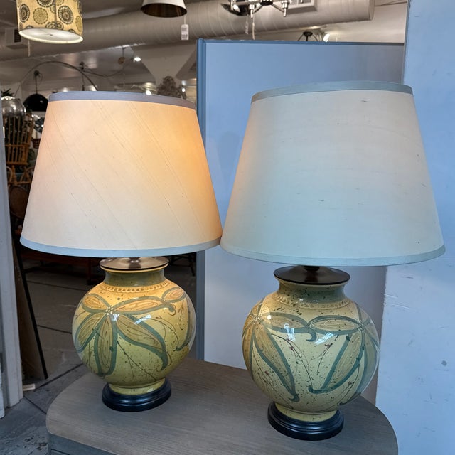 Late 20th Century Botanical Ceramic Ginger Jar Table Lamps - a Pair For Sale - Image 4 of 12