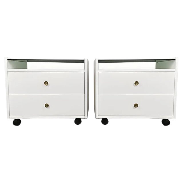 White Lacquered Nightstands by Carlo de Carli for Luigi Sormani, 1960s, Set of 2 For Sale