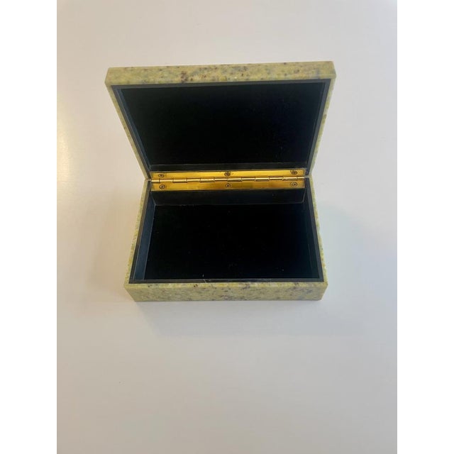 Handcrafted Noble Serpentine Casket from Pizzo Tremogge in Valmalenco, 1970 For Sale - Image 6 of 12