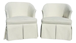 Vintage Pair of Skirted Barrel Club Chairs With Casters – Transitional Upholstered Accent Chairs in Neutral Textured Fabric
