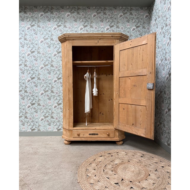 Wood Antique Bonnetière in Pine, 1890s For Sale - Image 7 of 15