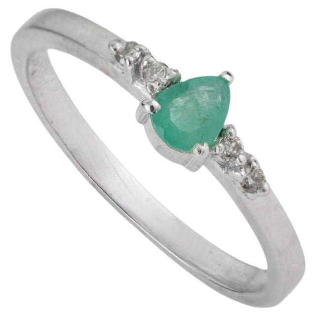 Gemstone Petite Natural Emerald & Diamond Promise Ring in 925 Sterling Silver, Size 8 For Sale - Image 7 of 12