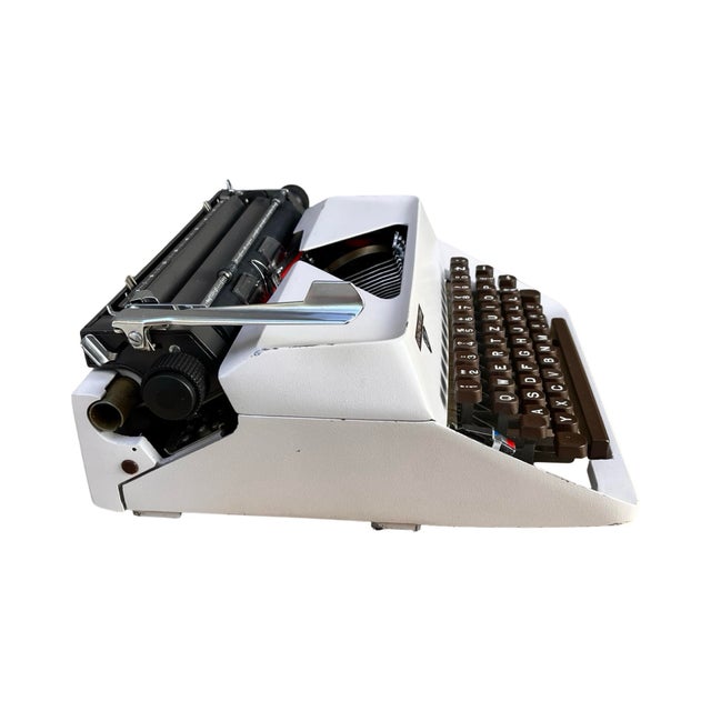 Mid-Century Modern Łucznik 1303 Typewriter – Poland, 1970s, Functional, Very Good Condition For Sale - Image 3 of 15