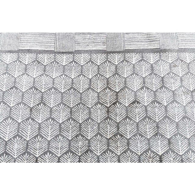 Gray Modern Silk & Wool Rug with Geometric Design by Doris Leslie Blau For Sale - Image 8 of 9