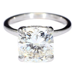 14k White Gold Ring With 5ct Cushion-Cut Lab-Grown Diamond G/Si1 & Hidden Halo, Size 6.25 For Sale