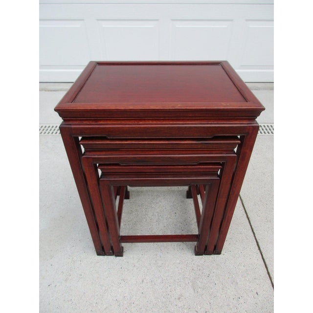 Elegant and beautiful, "Ming" dynasty style, Simple and clean cut patten. Excellent condition. Three pieces nesting, can...