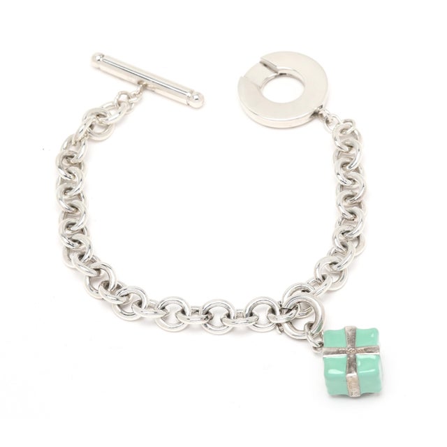 Metal Tiffany & Co Turquoise Present Charm Bracelet, Sterling Silver, Length 7.25 In For Sale - Image 7 of 9