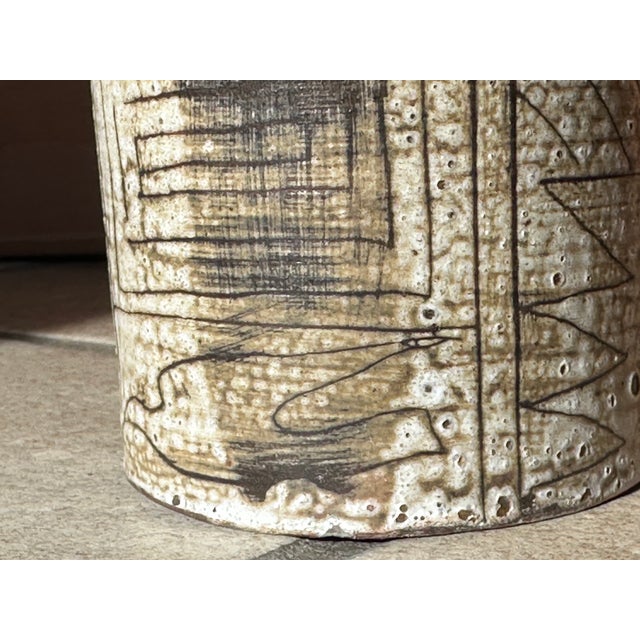 Studio Ceramic Vase with Incised Symbol and Line Decoration by Gerhard Liebenthron, Bremen, Germany, 1963 For Sale - Image 9 of 14