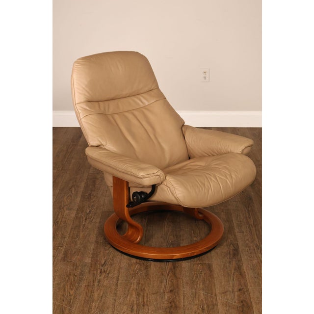 Ekornes ASA Ekornes Stressless Modern Leather Recliner And Ottoman For Sale - Image 4 of 18