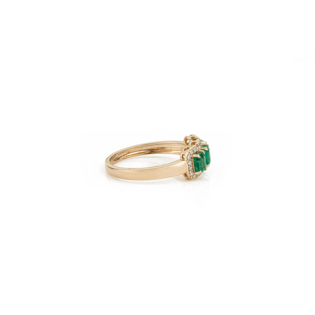 Metal 14k Yellow Gold Modern Classic Emerald Diamond Three Stone Ring Size 5 For Sale - Image 7 of 16