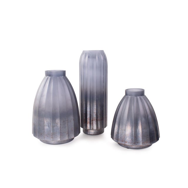 Kenneth Ludwig Chicago Cool Ice Blue Ribbed Cylindrical Vessel For Sale - Image 4 of 7