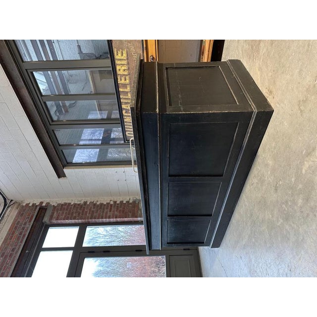 Ilot de magasin recouvert d’une pierre bleue For Sale - Image 4 of 13