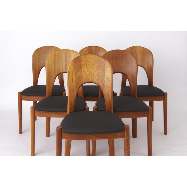 Set of 6 Dining Chairs by Danish Designer Niels Koefoed (1970s). We regularly have this model in stock and can also put...