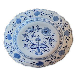 Vintage Round Serving Platter in Onion Pattern by Meissen, 1970s For Sale