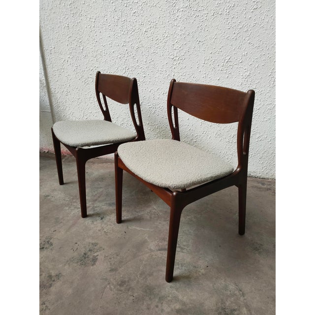 Mid-Century Modern Danish Chair in Boucle, 1970 For Sale - Image 6 of 8