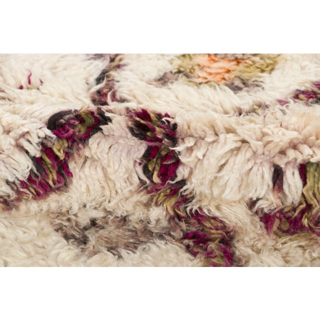 Traditional Vintage Moroccan Berber Shag Wool Rug With Diamond Grid by Rug & Kilim, 1950-1959 For Sale - Image 3 of 9