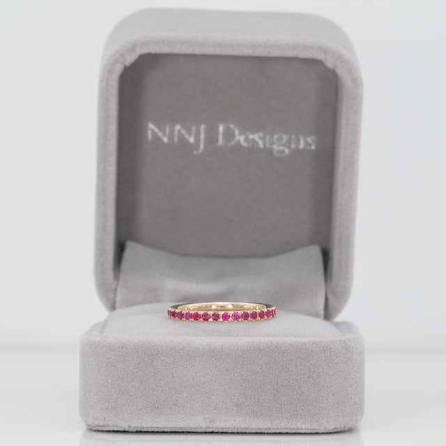 Modern Ruby Band Ring in Solid 14k Gold - Elegant Fine Jewelry, Classic Band Ring, Size 6.75 For Sale - Image 3 of 9
