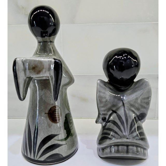 Vintage Tonalá Angel Figurine Pair – Mexican Folk Art Pottery Candlestick & Praying Angel, Hand Painted Floral For Sale - Image 4 of 13