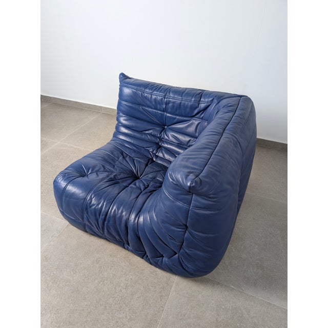 Vintage Togo Corner Sofa in French Blue Leather by Michel Ducaroy for Ligne Roset, 1980s For Sale - Image 15 of 16