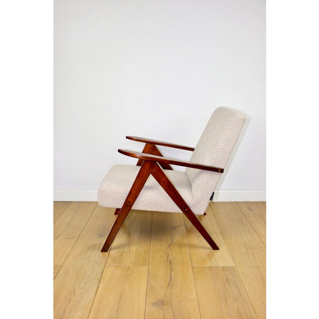 Vintage B-310 VAR Lounge Chair in Beige Structural Bouclé, 1970s For Sale - Image 4 of 12