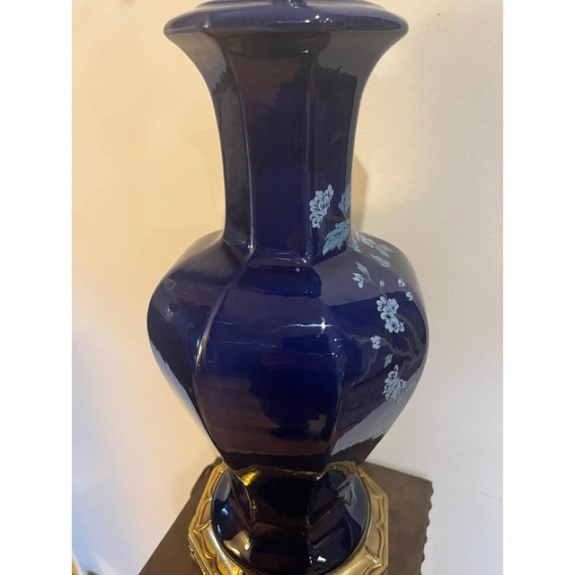 Late 20th Century 1970s Chinoiserie Cobalt Blue Porcelain Lamp - Heavy 6lb Greek Key Brass Base For Sale - Image 5 of 13