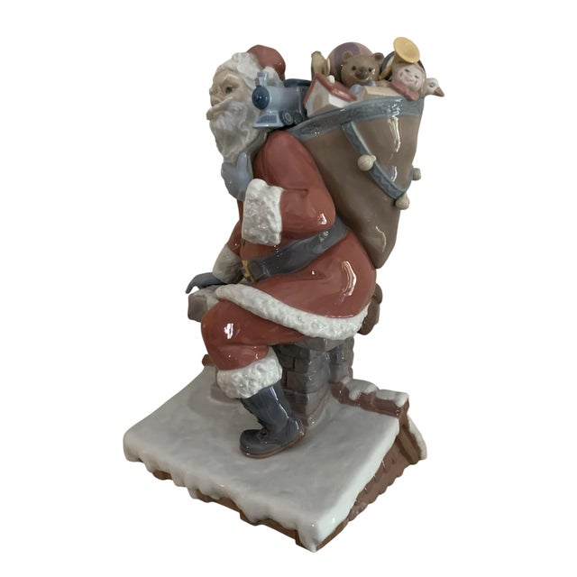 Figurative 2007 Lladro Down the Chimney Santa – Figurine For Sale - Image 3 of 10
