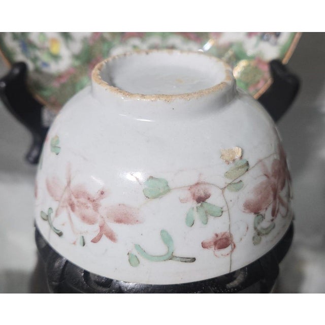 19th Century Antique Chinese Famille Rose Porcelain Tea Bowl, 19th Century, Floral Motifs ( 10cm x 5cm ) For Sale - Image 5 of 7