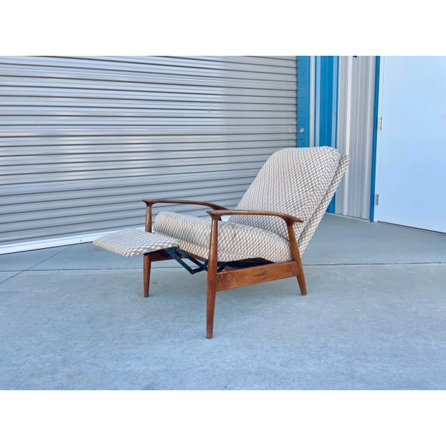 Wood Mid Century Recliner by Milo Baughman for Thayer Coggin For Sale - Image 7 of 13