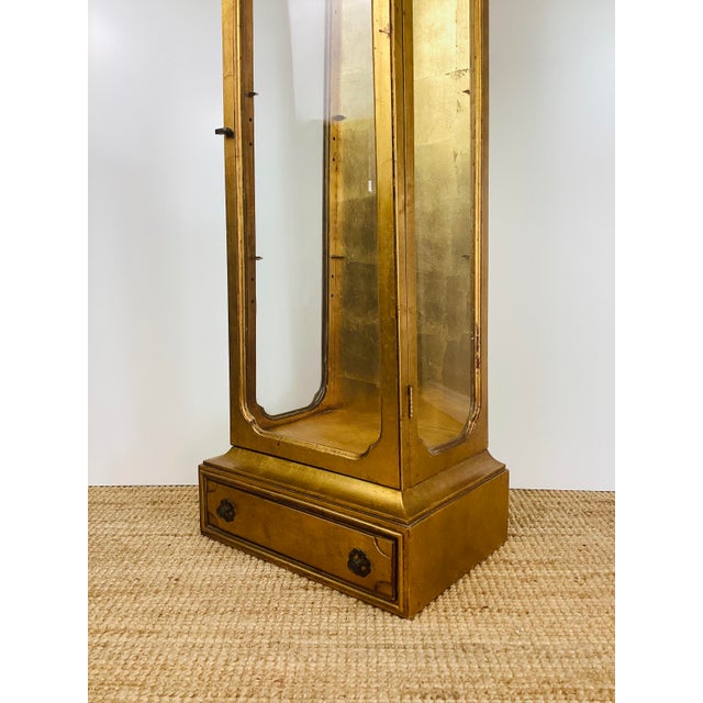 Wood Vintage Hollywood Regency Gold Leaf Glass Display Case / Cabinet For Sale - Image 7 of 12