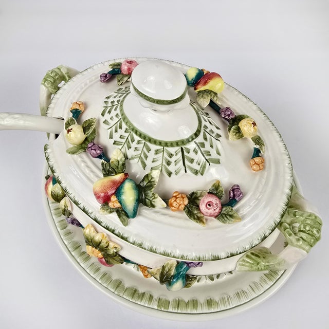 Vintage Italian Majolica Tureen With Underplate and Ladle - 3 Pieces For Sale - Image 4 of 14