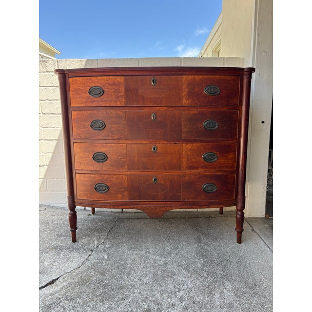 Traditional Antique New England Federal Chest of Drawers / Dresser For Sale - Image 3 of 12