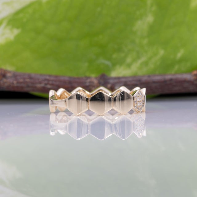 Gold Diamond Band Ring With Earth-Mined Diamonds in Solid 14k Gold, Fine Jewelry For Sale - Image 8 of 10