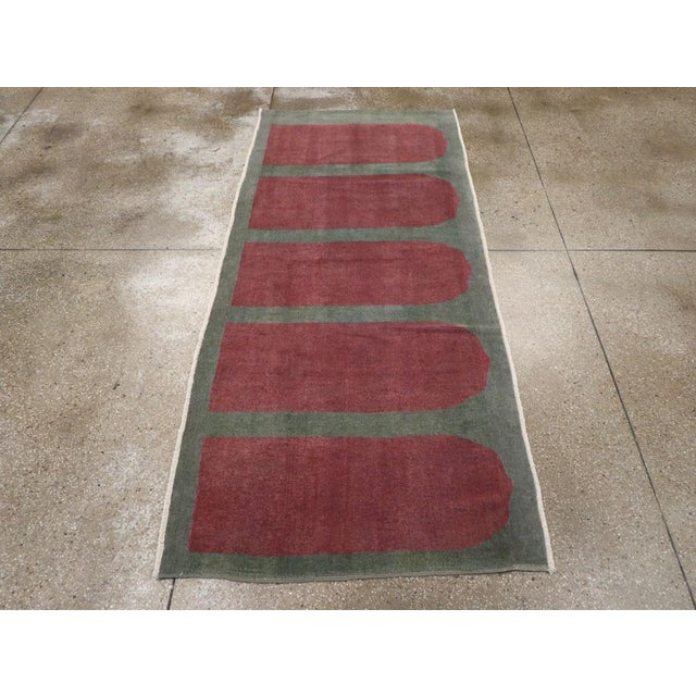 Galerie Shabab Collection Mid-20th Century Turkish Anatolian Art Deco Style Rug For Sale - Image 4 of 8