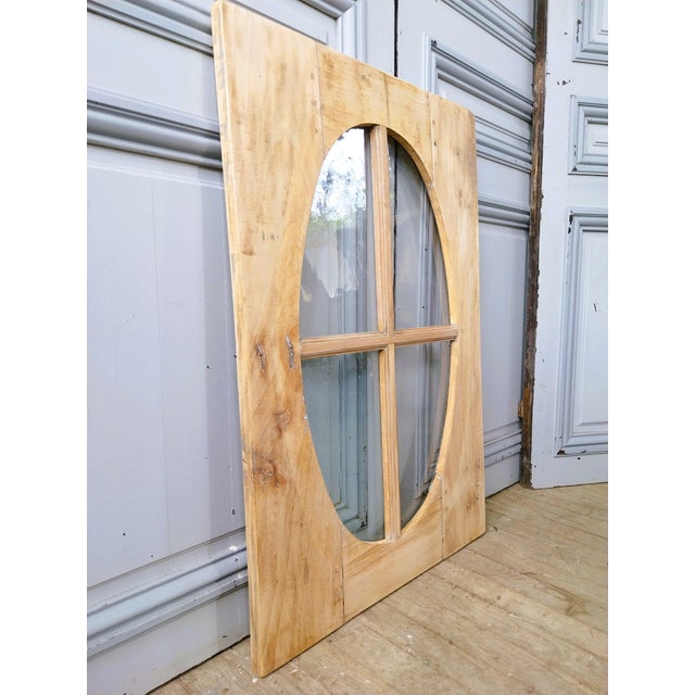 Wood Bullseye Window in Medallion Woodwork, 1890s For Sale - Image 7 of 12