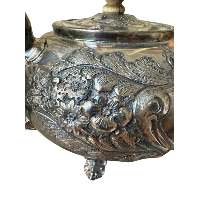Early 20th Century Silver Pleated Teapot With Ornate Floral Repousse Decoration. For Sale In Tampa - Image 6 of 7