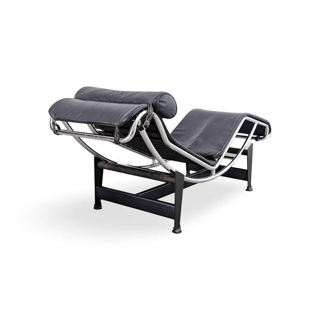 Black Leather LC4 Chaise Longue Le Corbusier for Cassina For Sale - Image 6 of 13