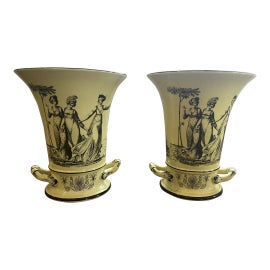 Example of Mottahedeh Urns