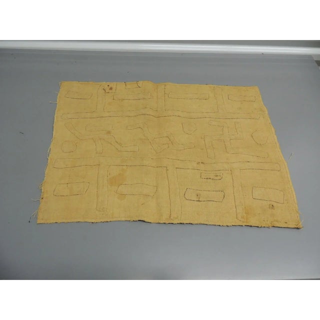 Vintage Tan and Black Raffia Woven Kuba African Textile For Sale - Image 4 of 5