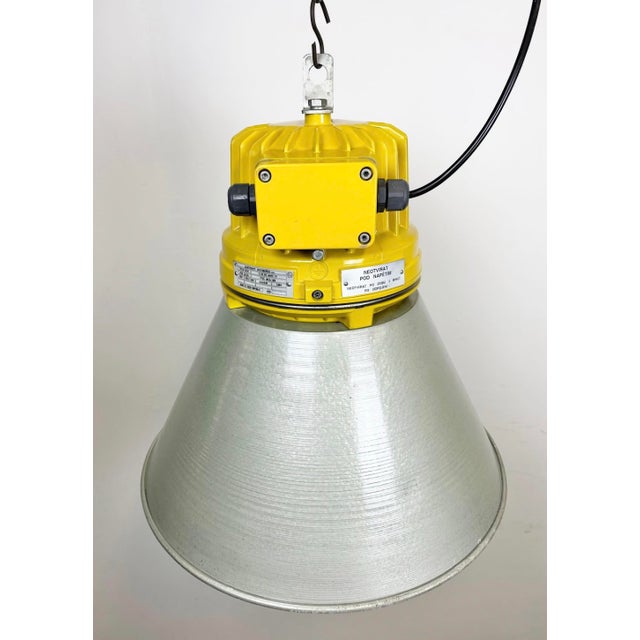Industrial Yellow Explosion Proof Lamp with Aluminium Shade from Elektrosvit, 1990s For Sale - Image 6 of 16