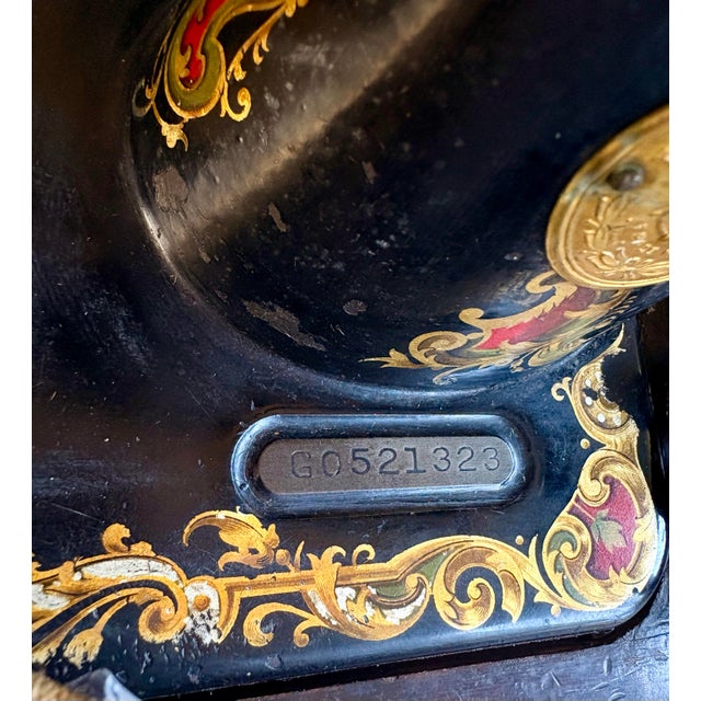 Wood Antique Singer 128 Electric Portable Sewing Machine, 1923 – Serial 2148292a G0521323 – Original Case, Key & Accessories For Sale - Image 7 of 12