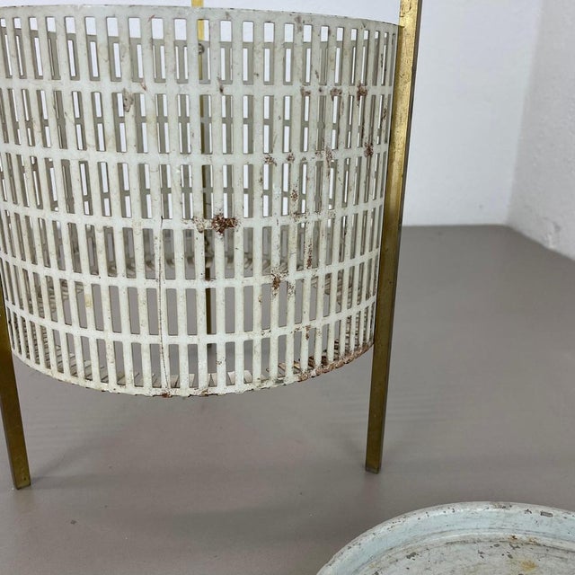 Gold Mid-Century Hollywood Regency Brass Umbrella Stand in the style of Mathieu Matégot, France, 1950s For Sale - Image 8 of 18