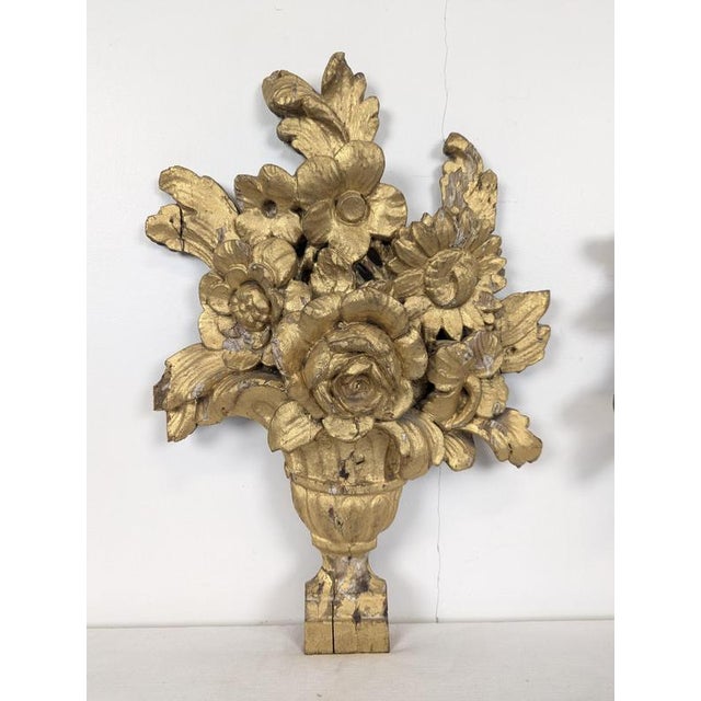 Wood Carved and Gilded Wooden Ornaments with Floral Bouquets, Set of 2 For Sale - Image 7 of 11