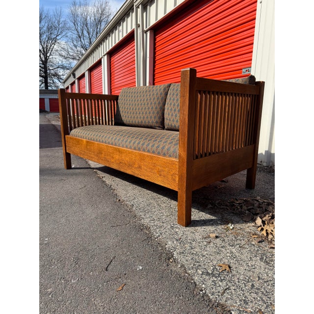1990s Stickley Mission Oak Arts & Crafts Settle Sofa For Sale In Kansas City - Image 6 of 12