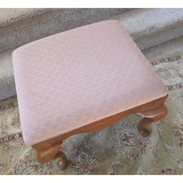 Wood Mid 20th Century Queen Ann Style Ottoman / Footstool by Thomasville For Sale - Image 7 of 12
