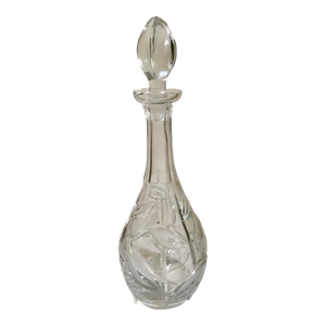 Exquisite Cut Crystal Decanter With Frosted Leaf Design