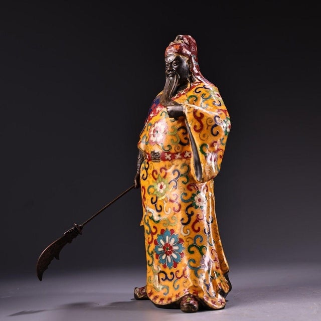 Vintage Chinese Cloisonné Enamel Guan Gong Figure | 9.4lb Copper Statue With Halberd For Sale - Image 4 of 10