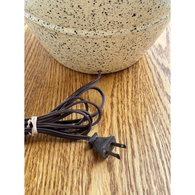 Vintage Speckled & Hand Painted Crock or Jug Shaped Table Lamp For Sale In Austin - Image 6 of 6