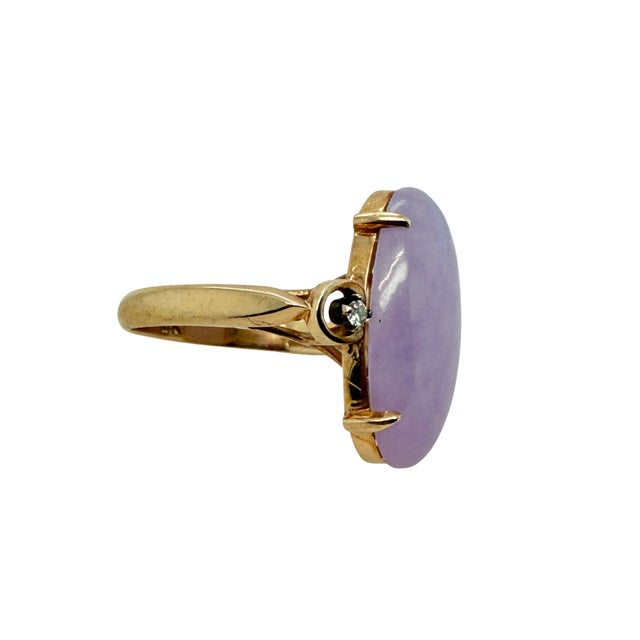American 14k Gold Lavender Jade & Diamond Ring, Circa 1960, Size 6.5 For Sale - Image 3 of 7