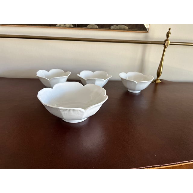 1970s Hollywood Regency White Porcelain Lotus Bowls, Set of 4 For Sale In Chicago - Image 6 of 6
